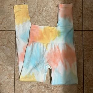 Tie dye scrunch butt leggings